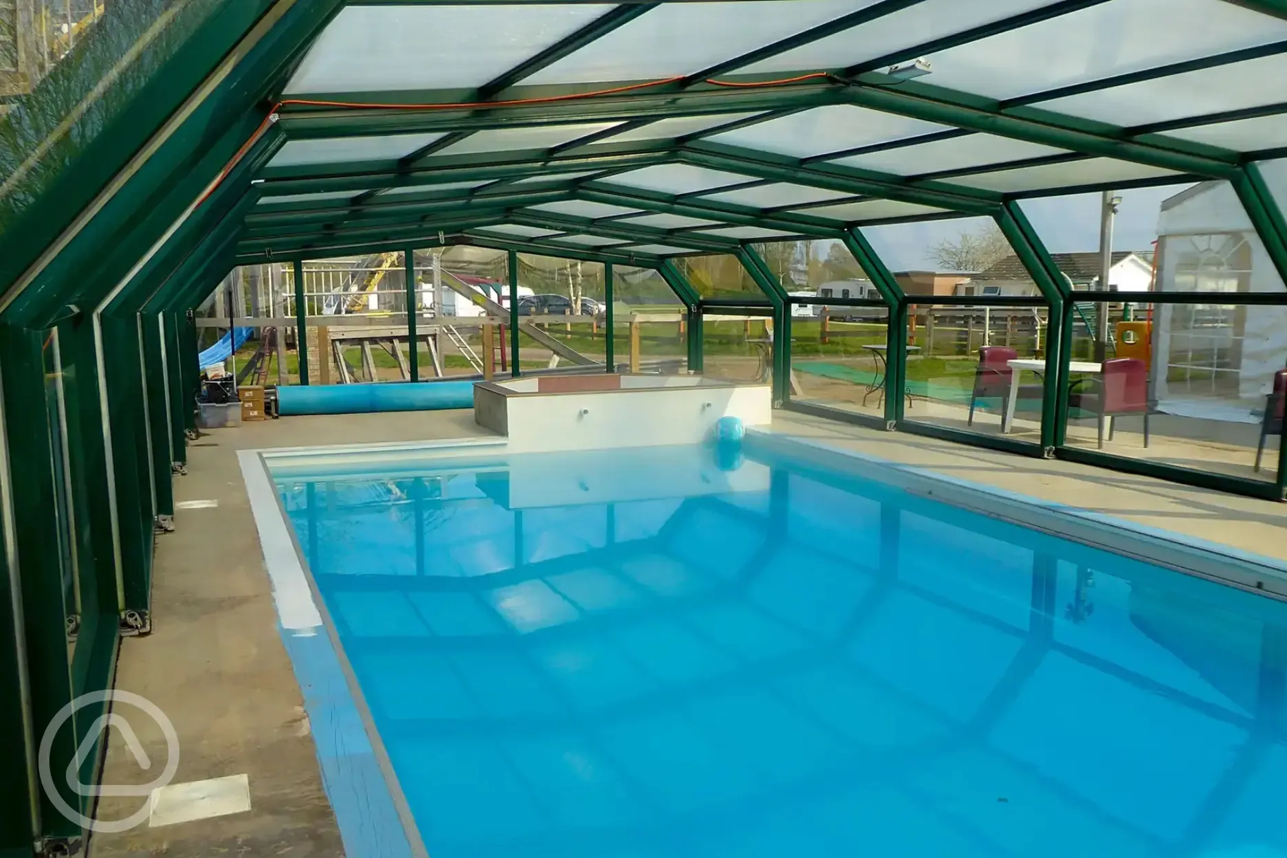 Seasonal heated outdoor swimming pool 