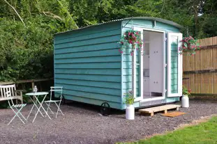 Hopgarden Glamping, Lower Cousley Wood, Wadhurst, East Sussex (19.5 miles)