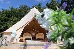 Hopgarden Glamping, Lower Cousley Wood, Wadhurst, East Sussex (9.8 miles)