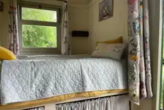 Meadow shepherd's hut bed