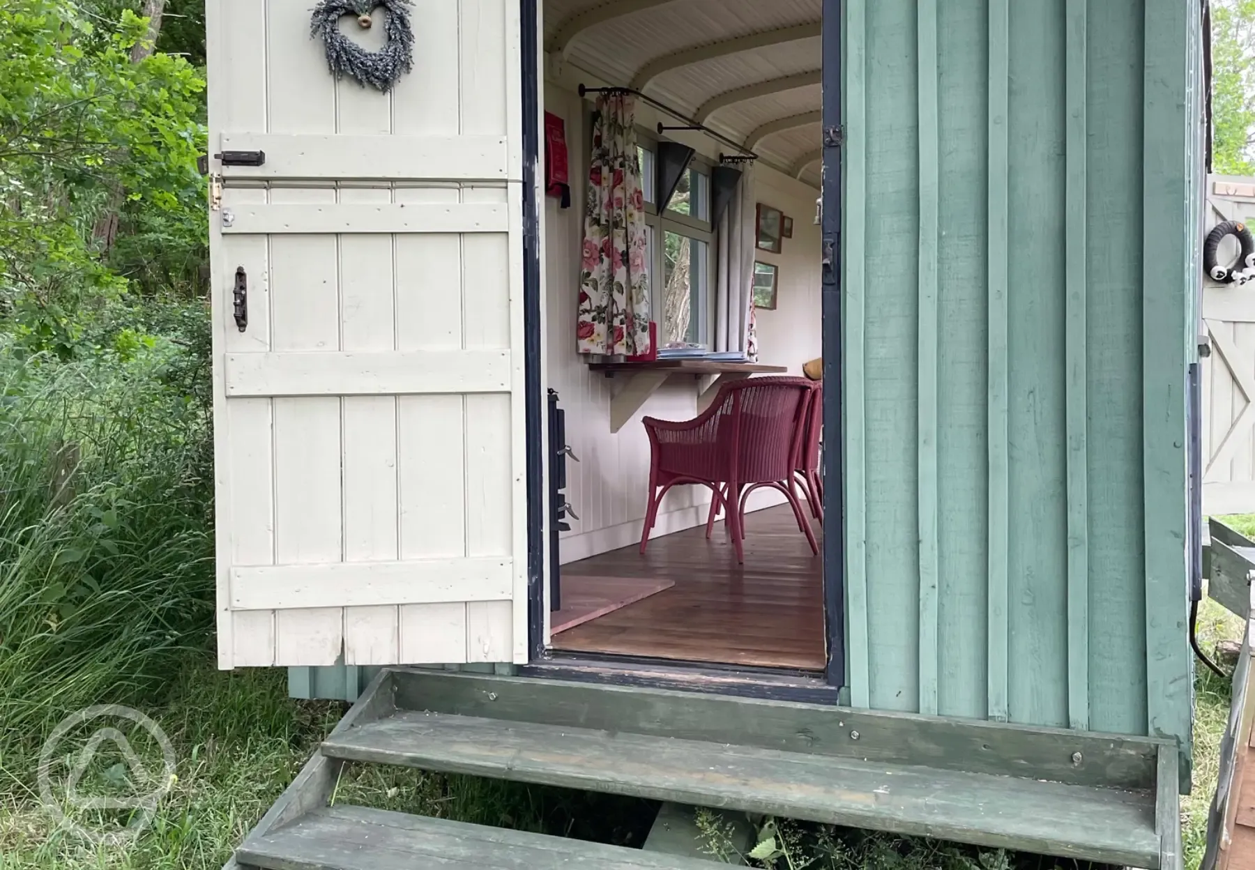 Meadow shepherd's hut 