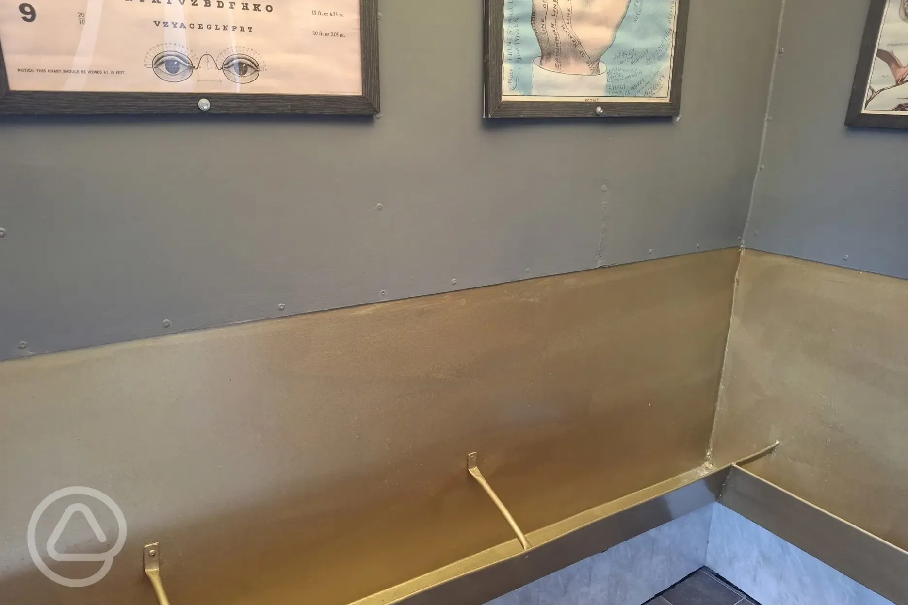 Men's urinals