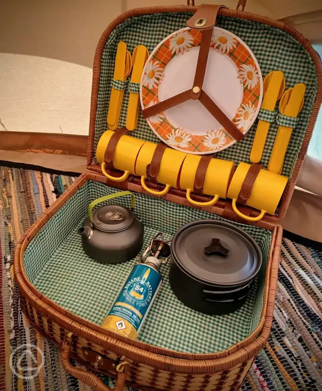 Bell tent crockery
