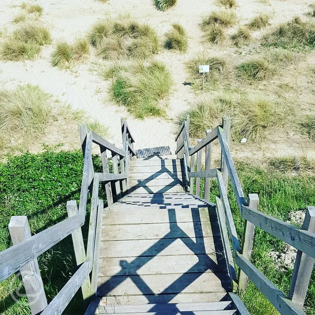 Step access to the beach