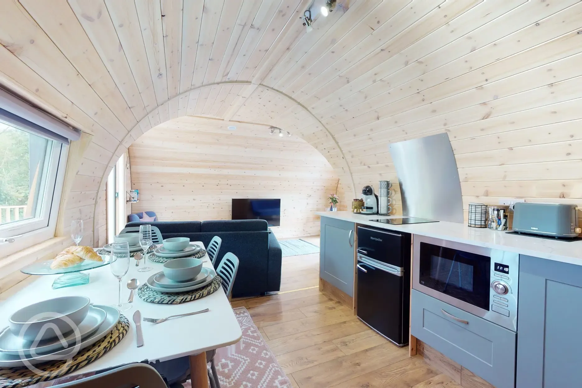 Llys Y Llwynogod pod open plan space with a fully equipped kitchenette