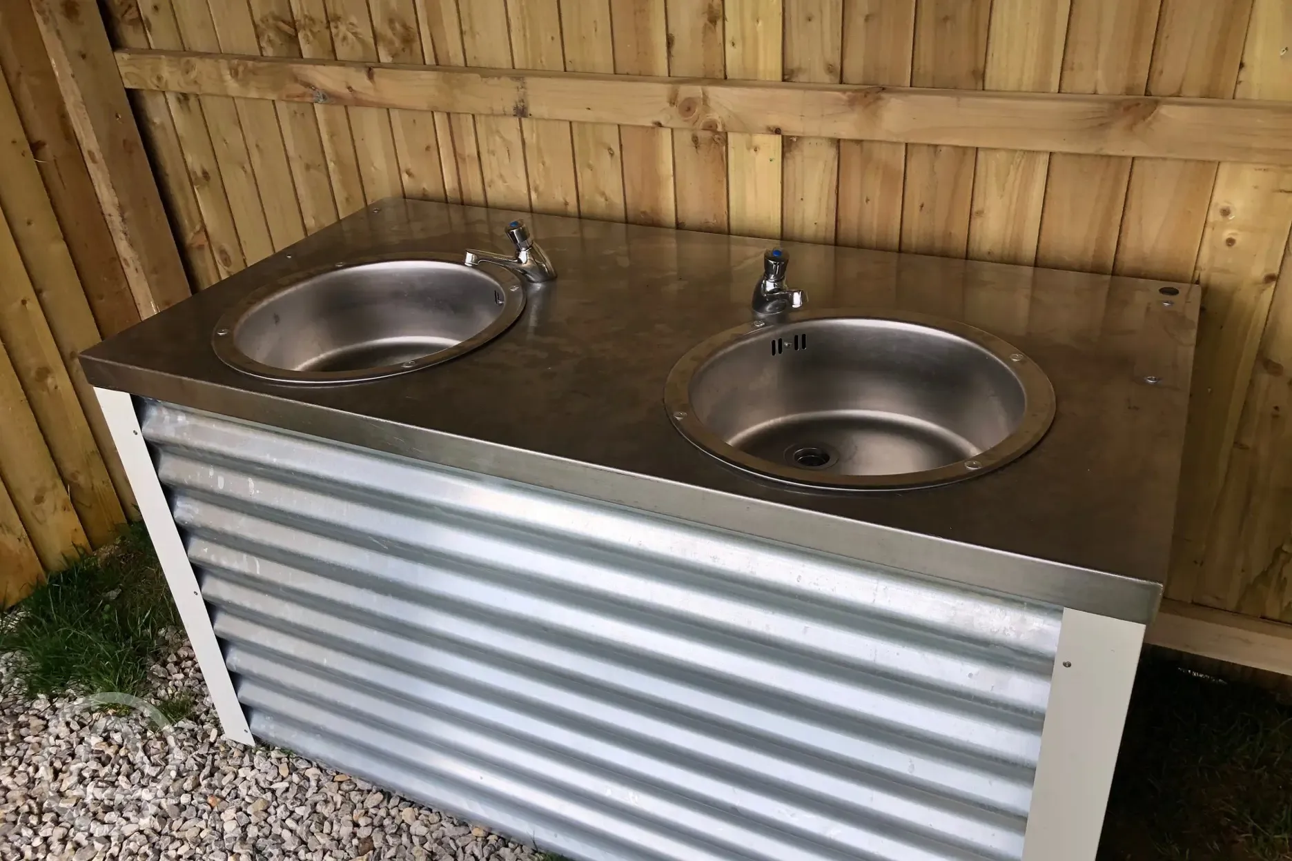 Wash basins