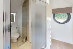 Ensuite glamping pod bathroom