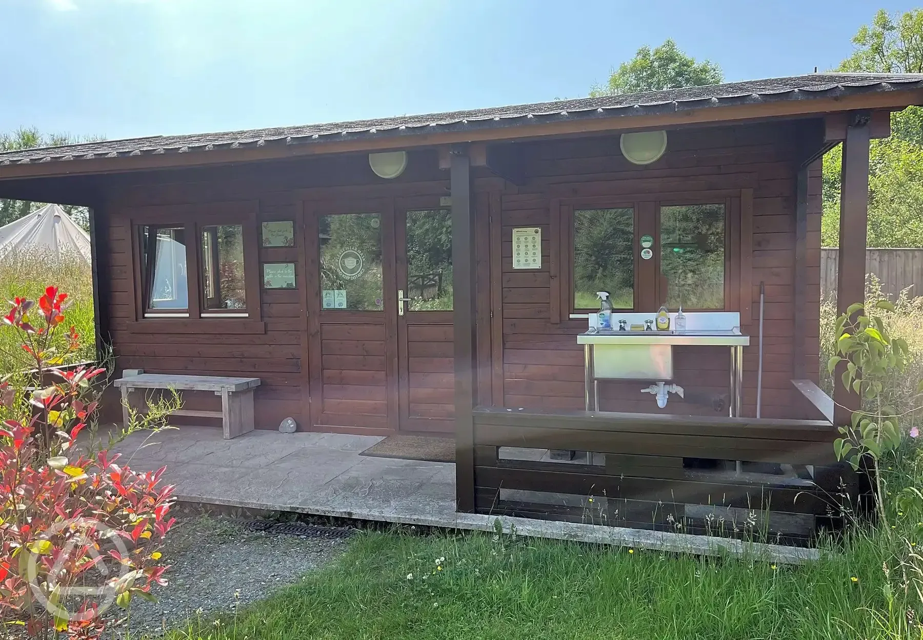 Facilities and washing up area