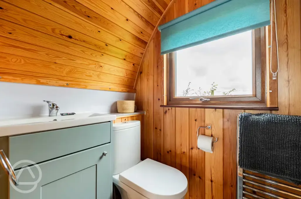 Ensuite glamping pod - bathroom