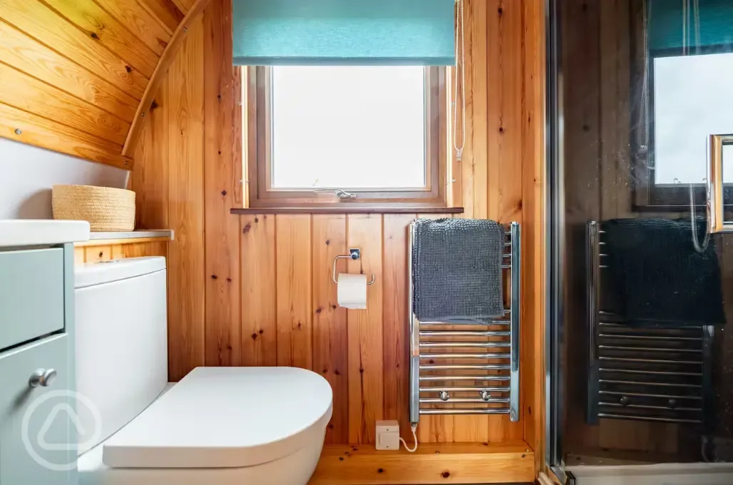 Ensuite glamping pod - bathroom