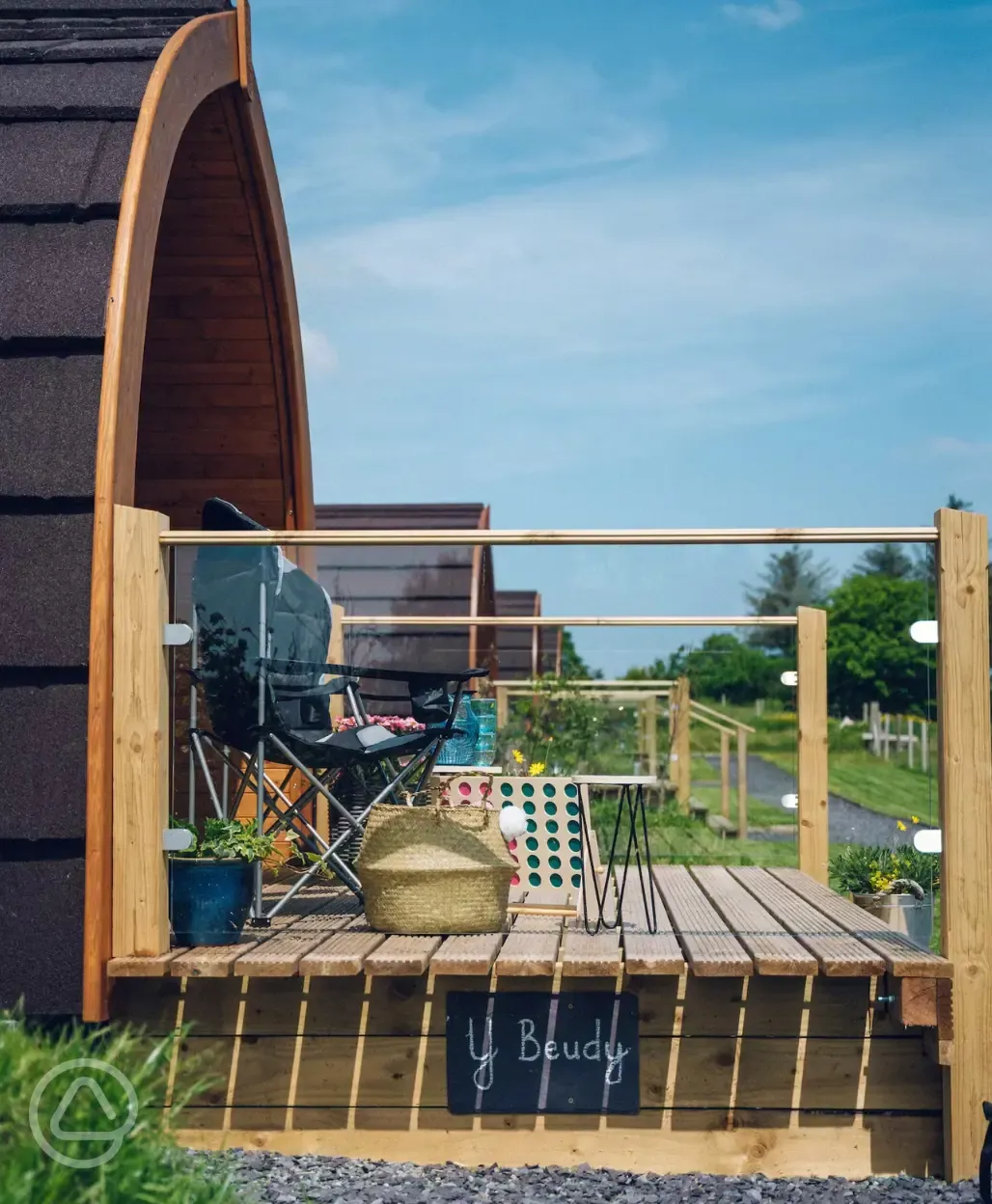 Ensuite glamping pod - decking area 