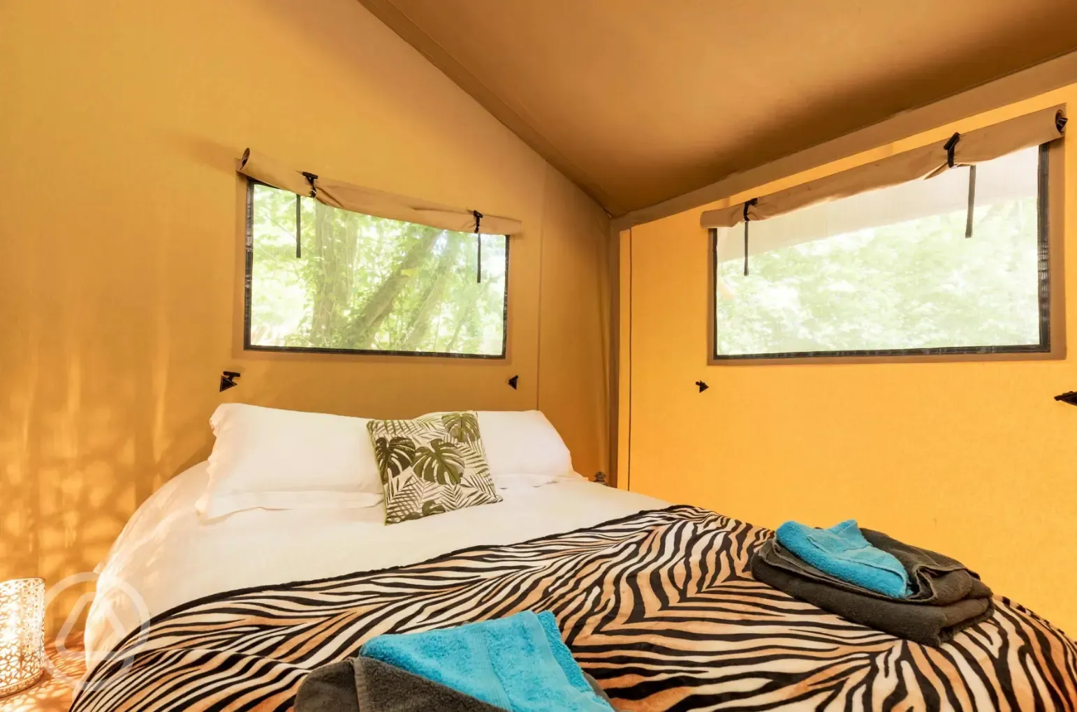 Oak safari tent double bed