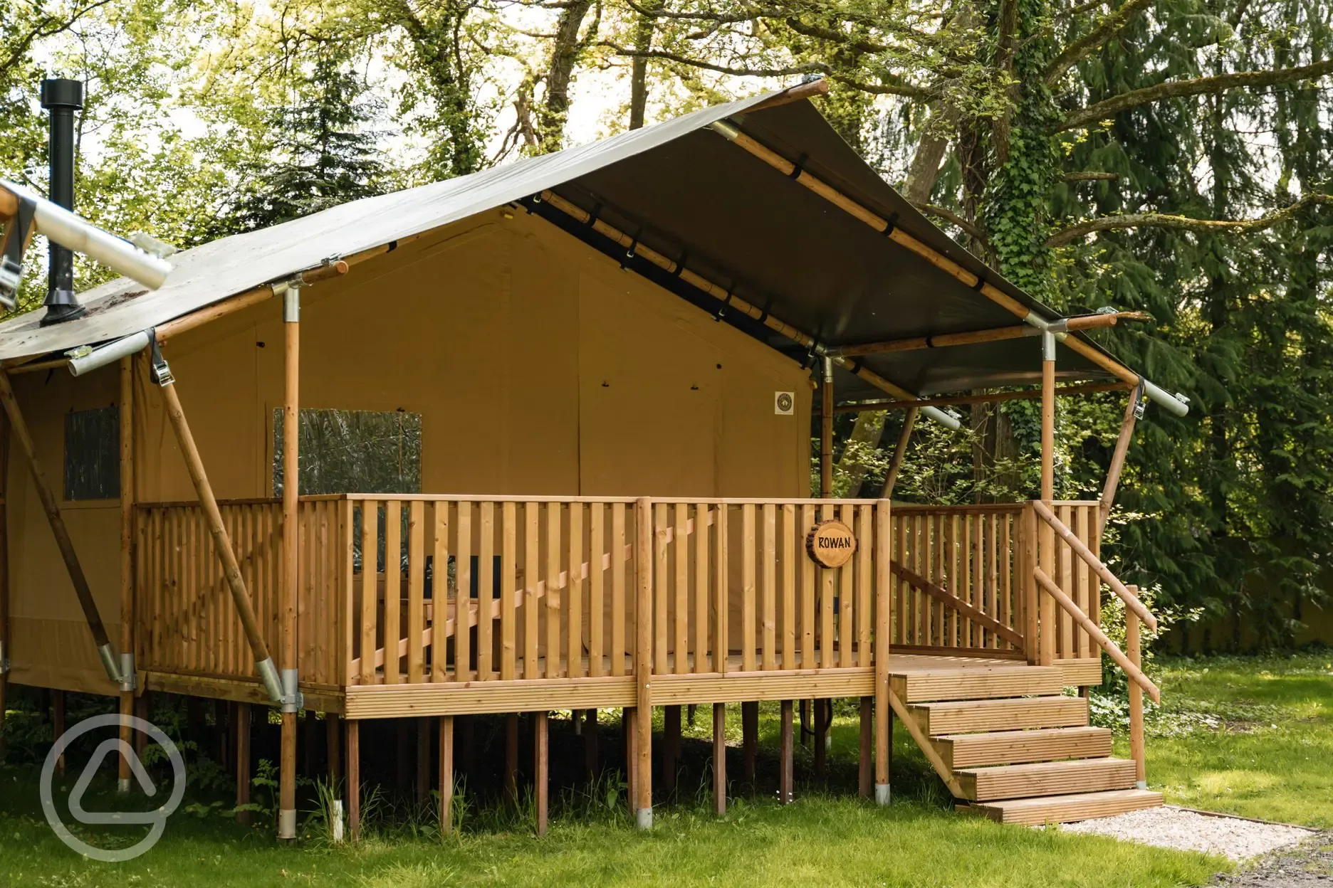 Safari tent