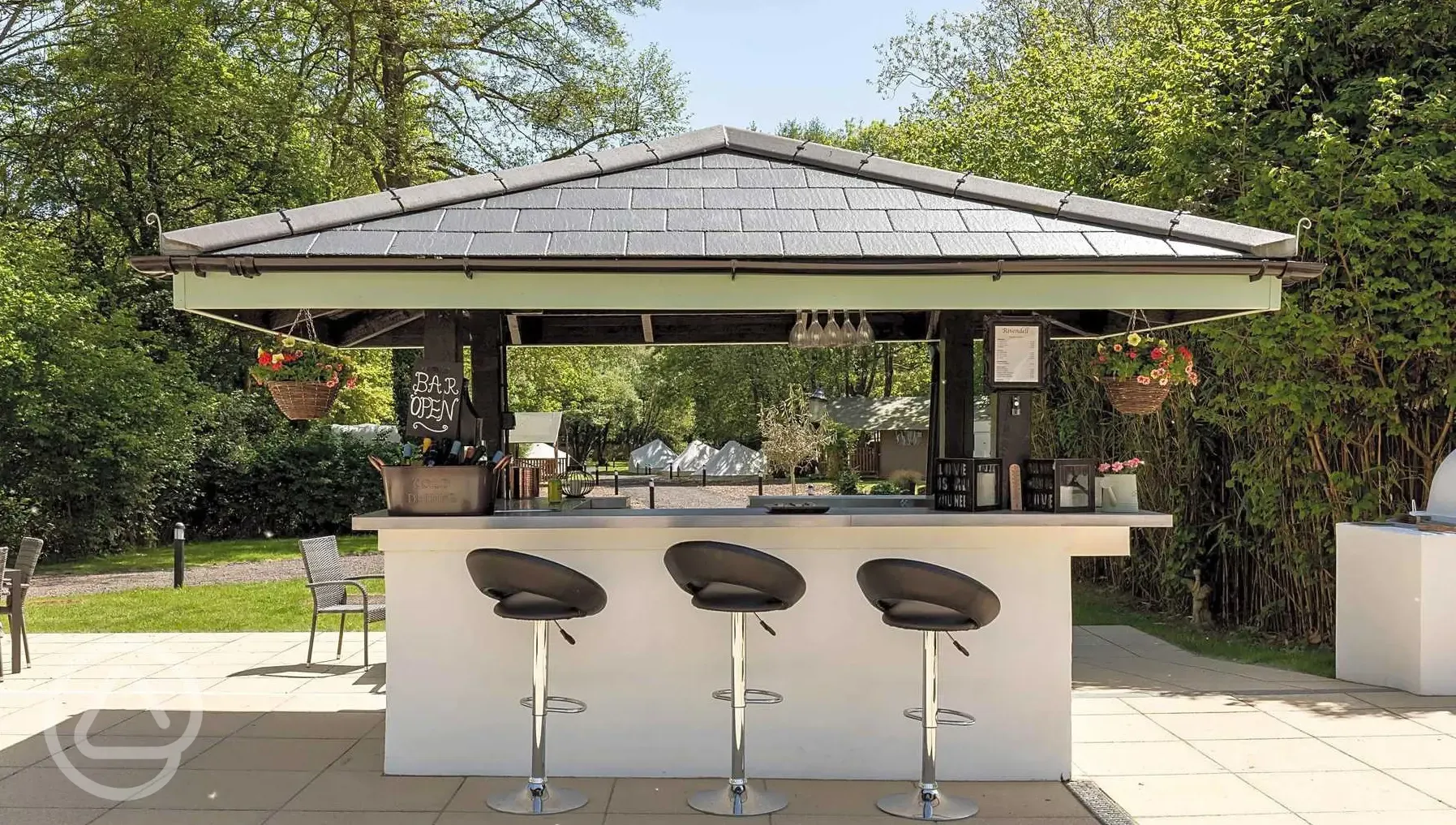 Terrace bar