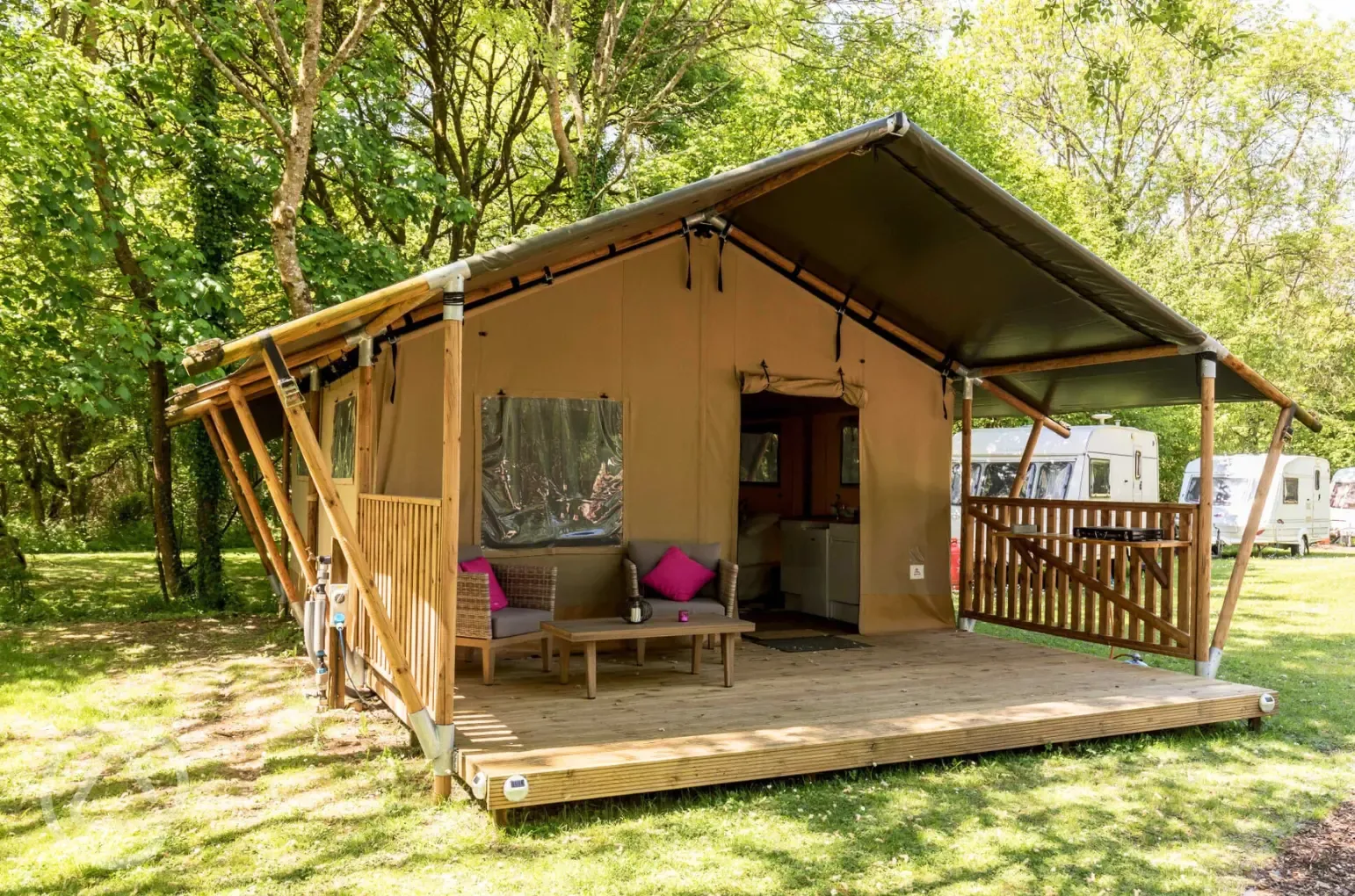 Oak safari tent