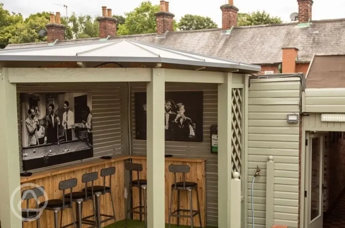 Onsite pub outdoor seating