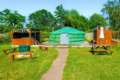 Glamp and Tipple Glamp and Tipple