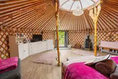 Luxury insulated yurt (sleeps 2-6) interior 