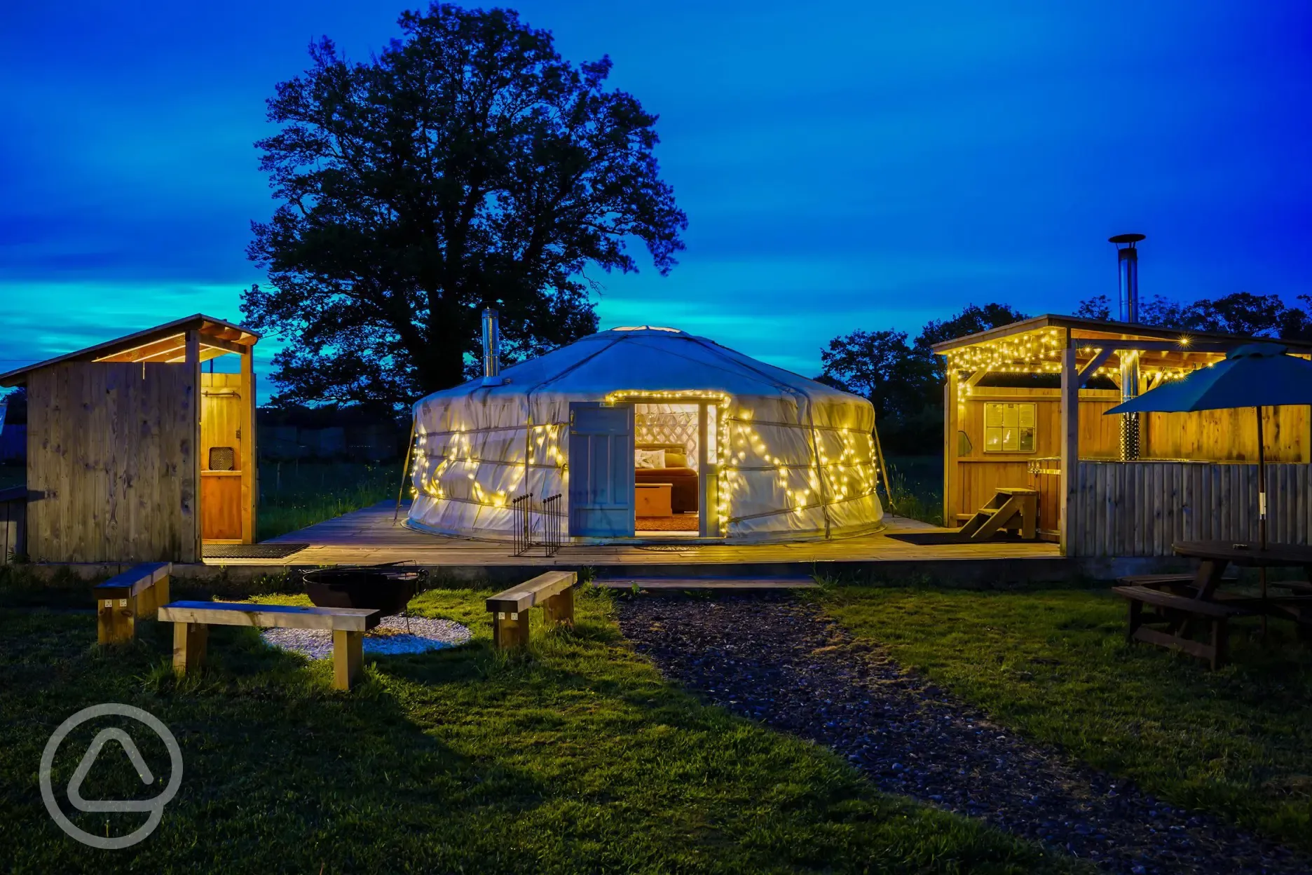 Luxury insulated yurt (sleeps 2-6) at night