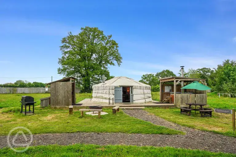 Luxury insulated yurt (sleeps 2-6)