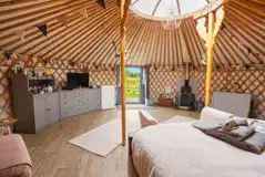 Luxury insulated yurt (sleeps 2-6) interior 