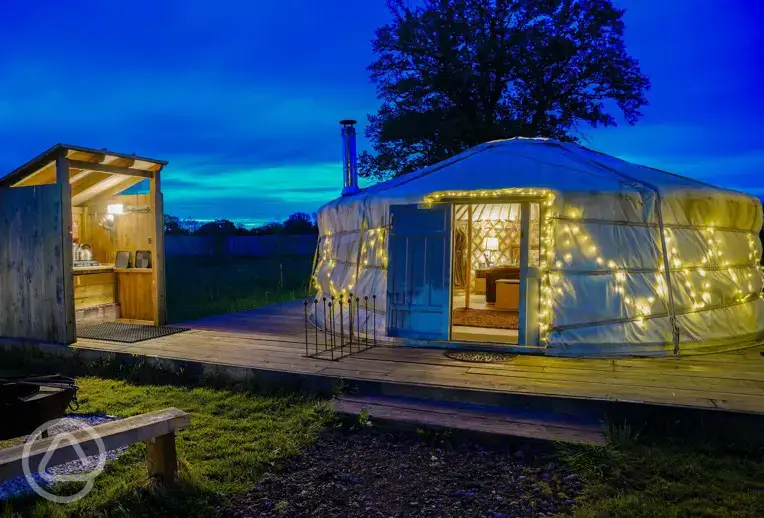 Luxury insulated yurt (sleeps 2-6) at night