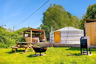 Glamp and Tipple Glamp and Tipple