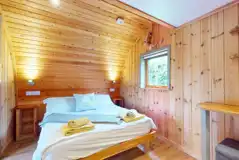 Blossom glamping pod - bedroom