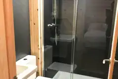 Blossom glamping pod - ensuite bathroom