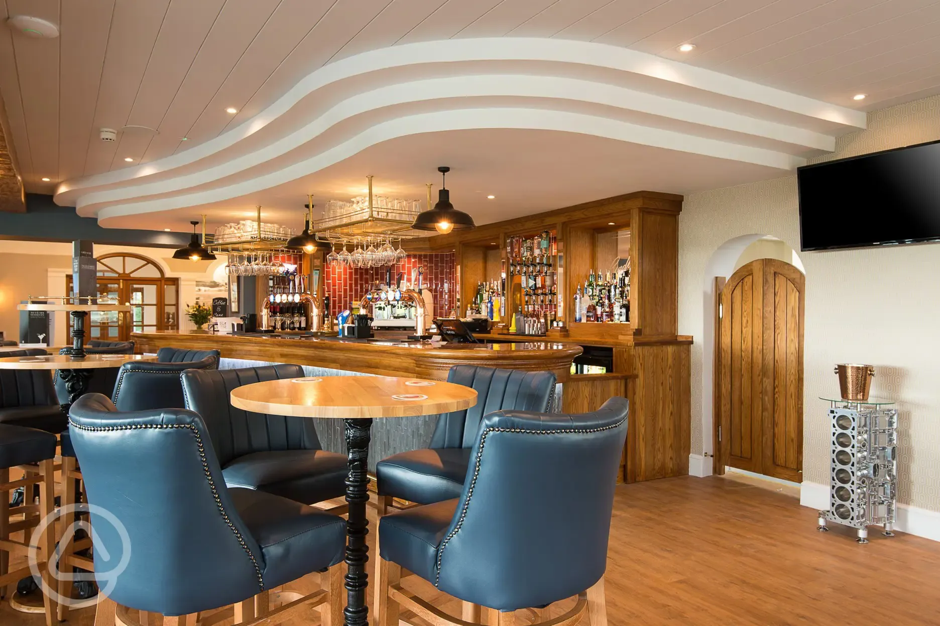 The Bay View Restaurant and Bar offering an evening and lunch menu