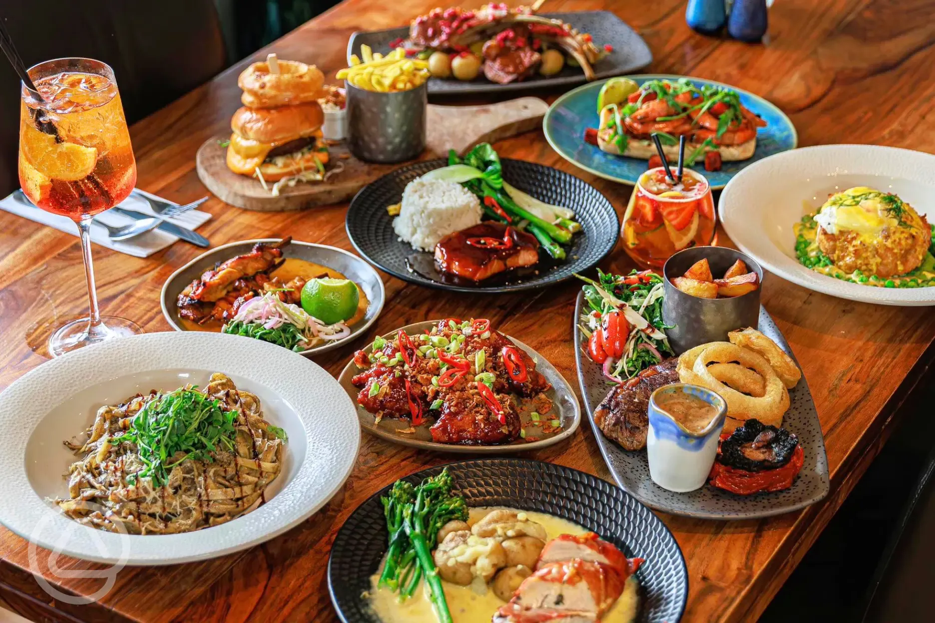 Seasonal menu from the onsite pub