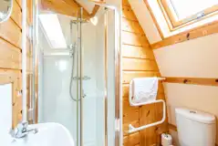 Glamping pod ensuite with shower, toilet and sink