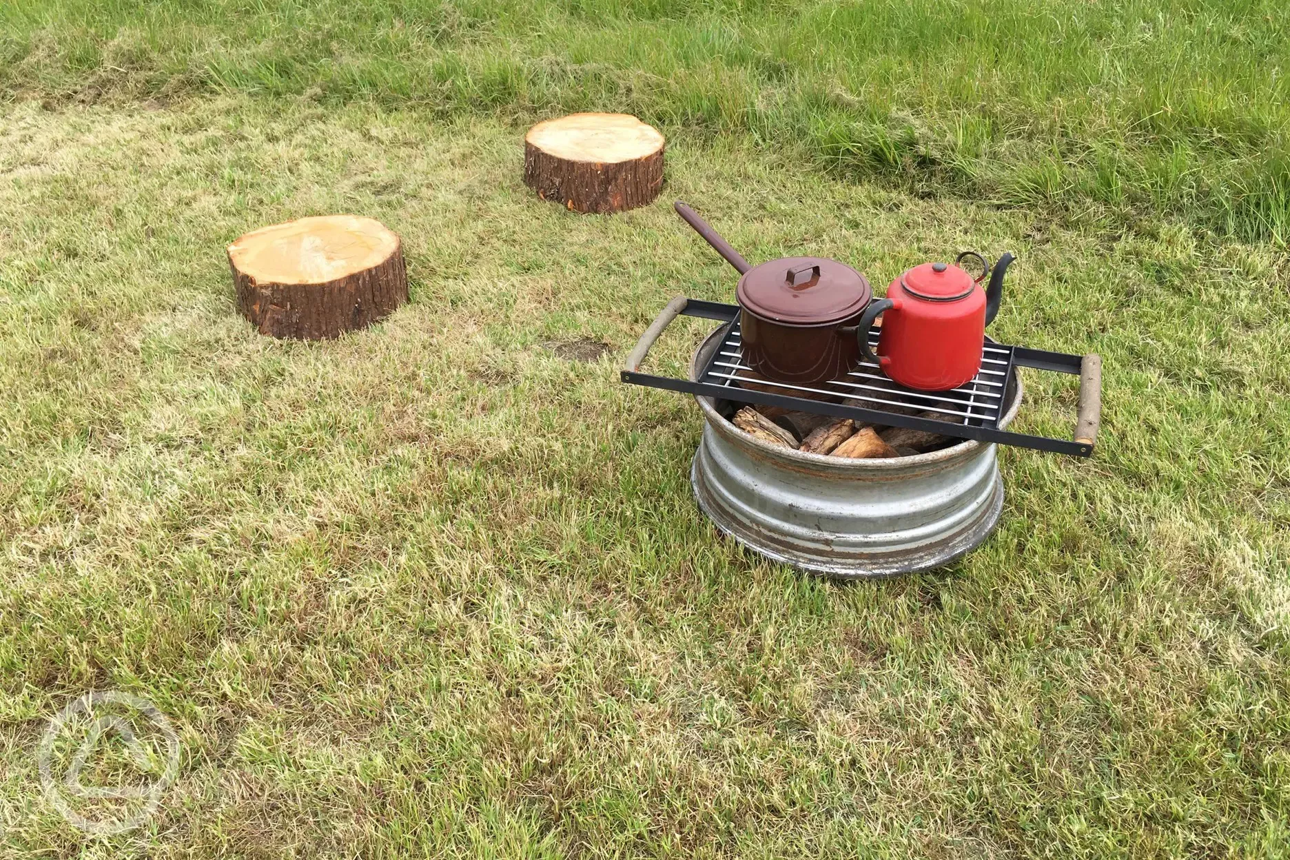 Fire pits with bbq grills on every pitch 