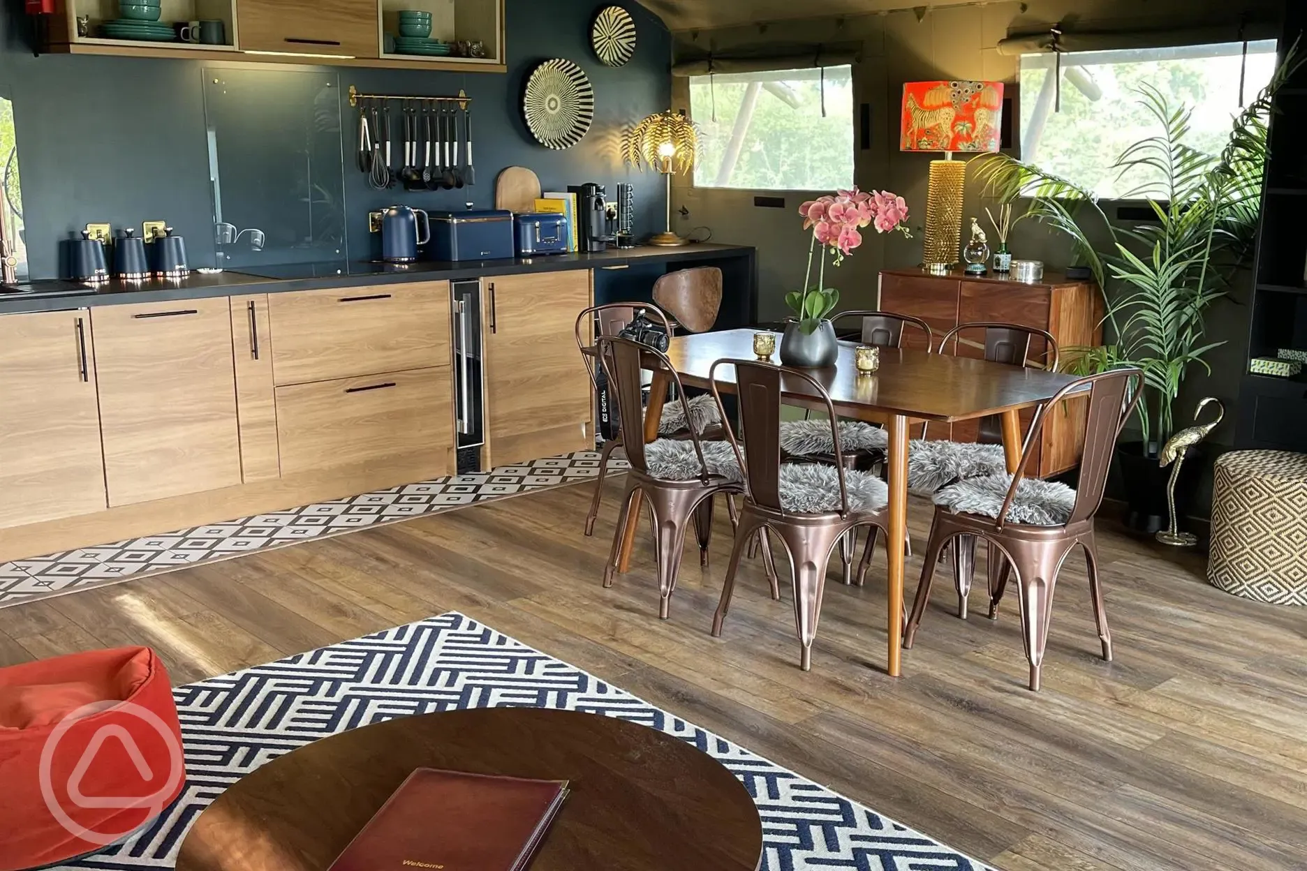 Safari tent - open plan kitchen area