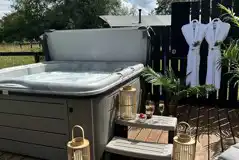 Safari tent - private electric hot tub