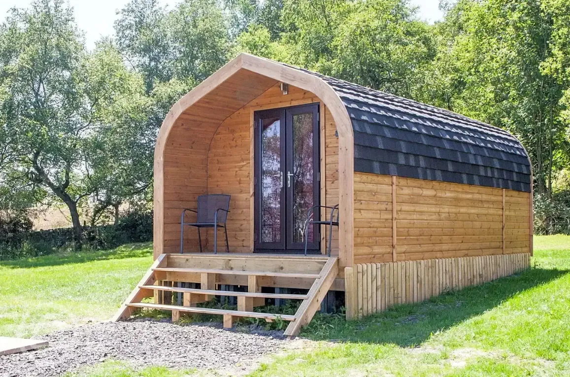 Glamper camping pod
