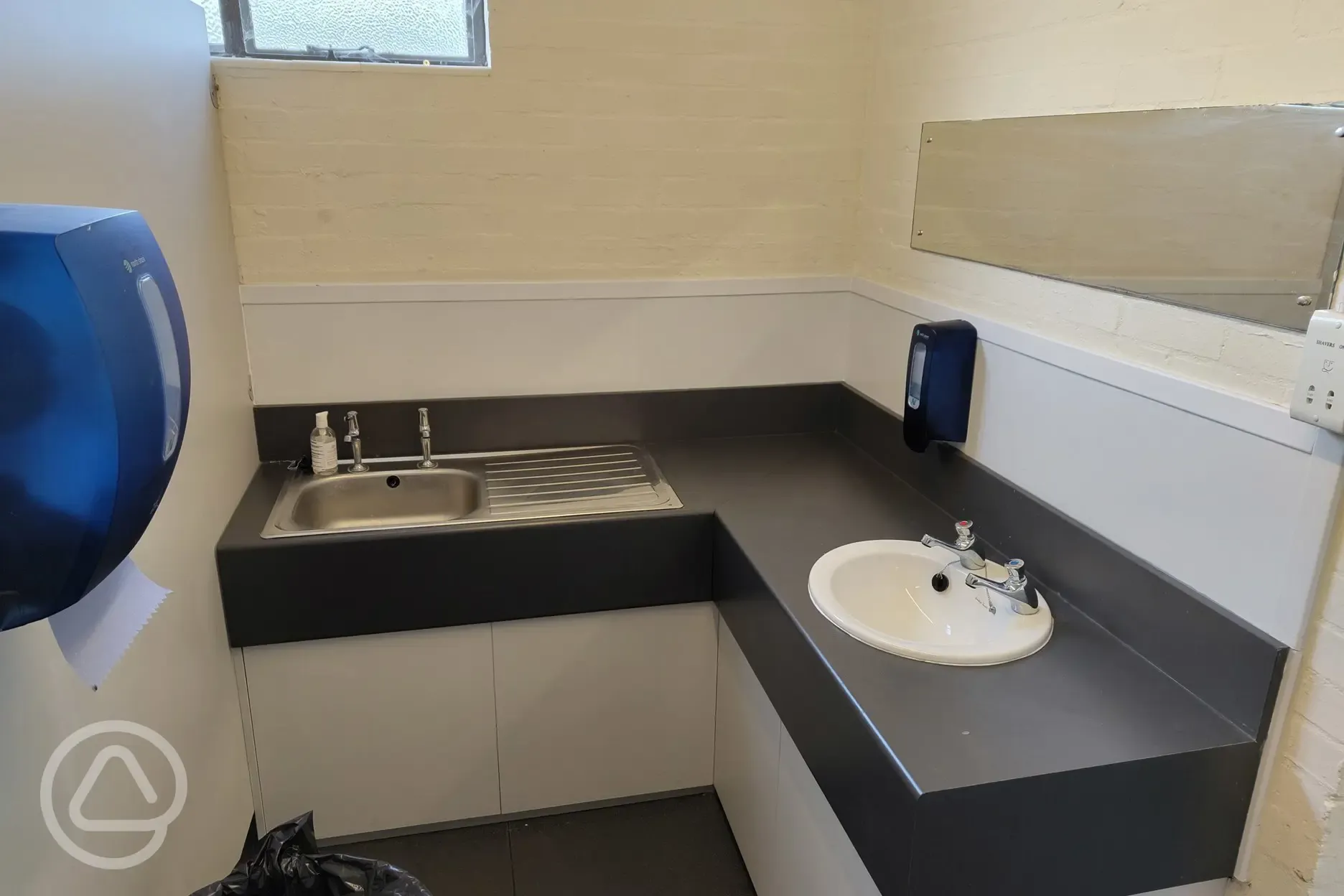 Gents hand basins