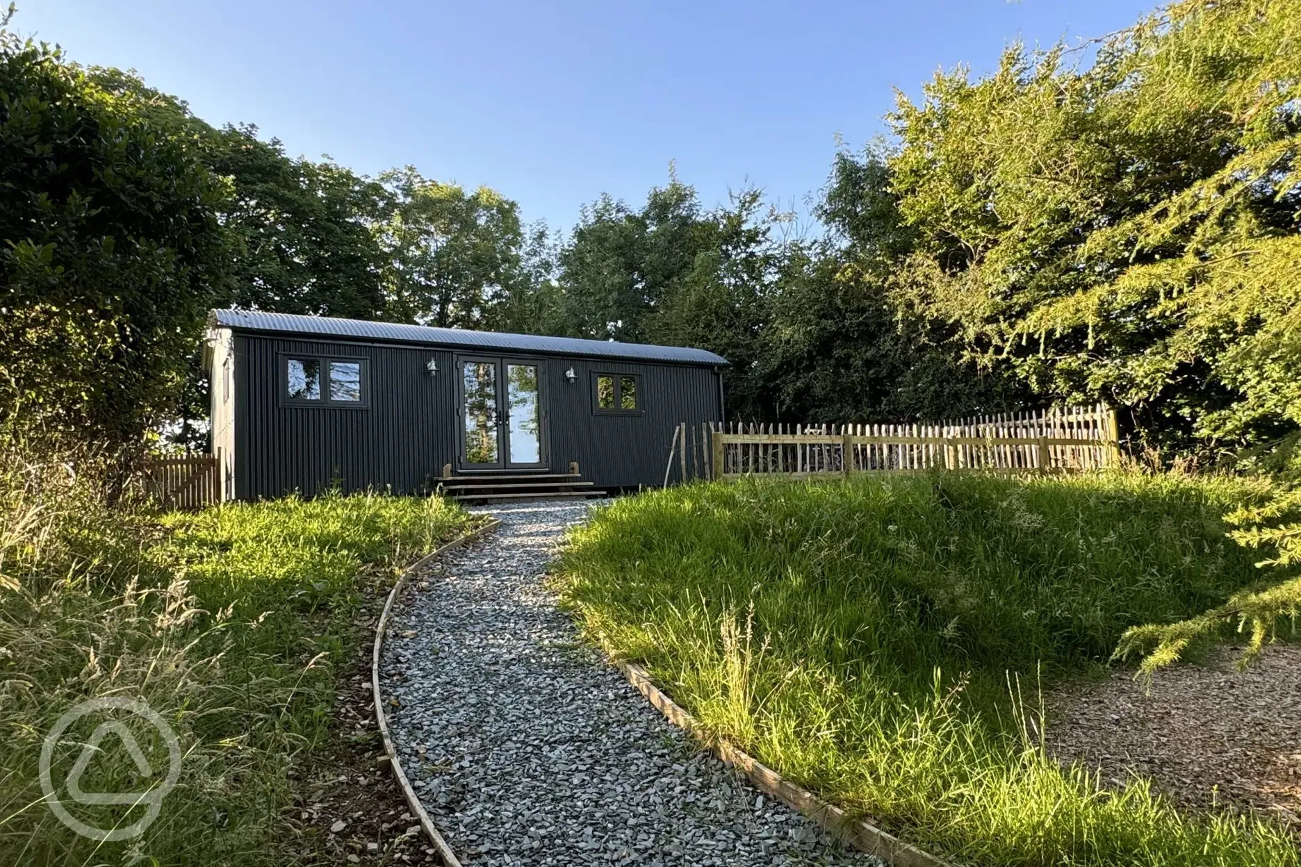 Dingle Dell shepherd's hut