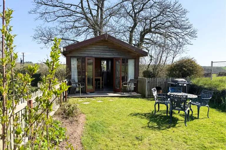Dog friendly log cabin (four persons)