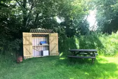 Bell tent outdoor cooking hut