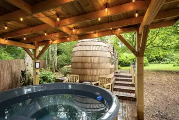 Spiers glamping cabin hot tub