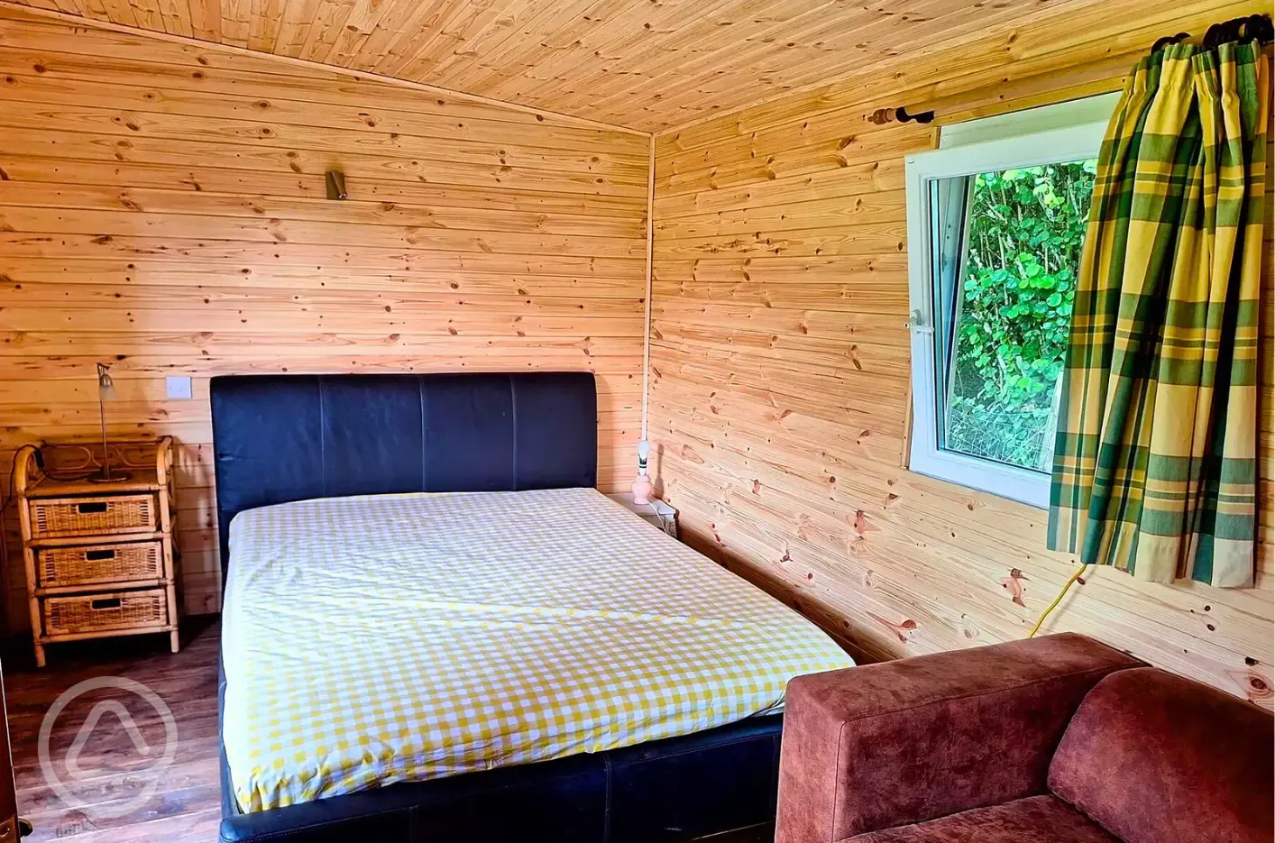 Daisy cabin double bed