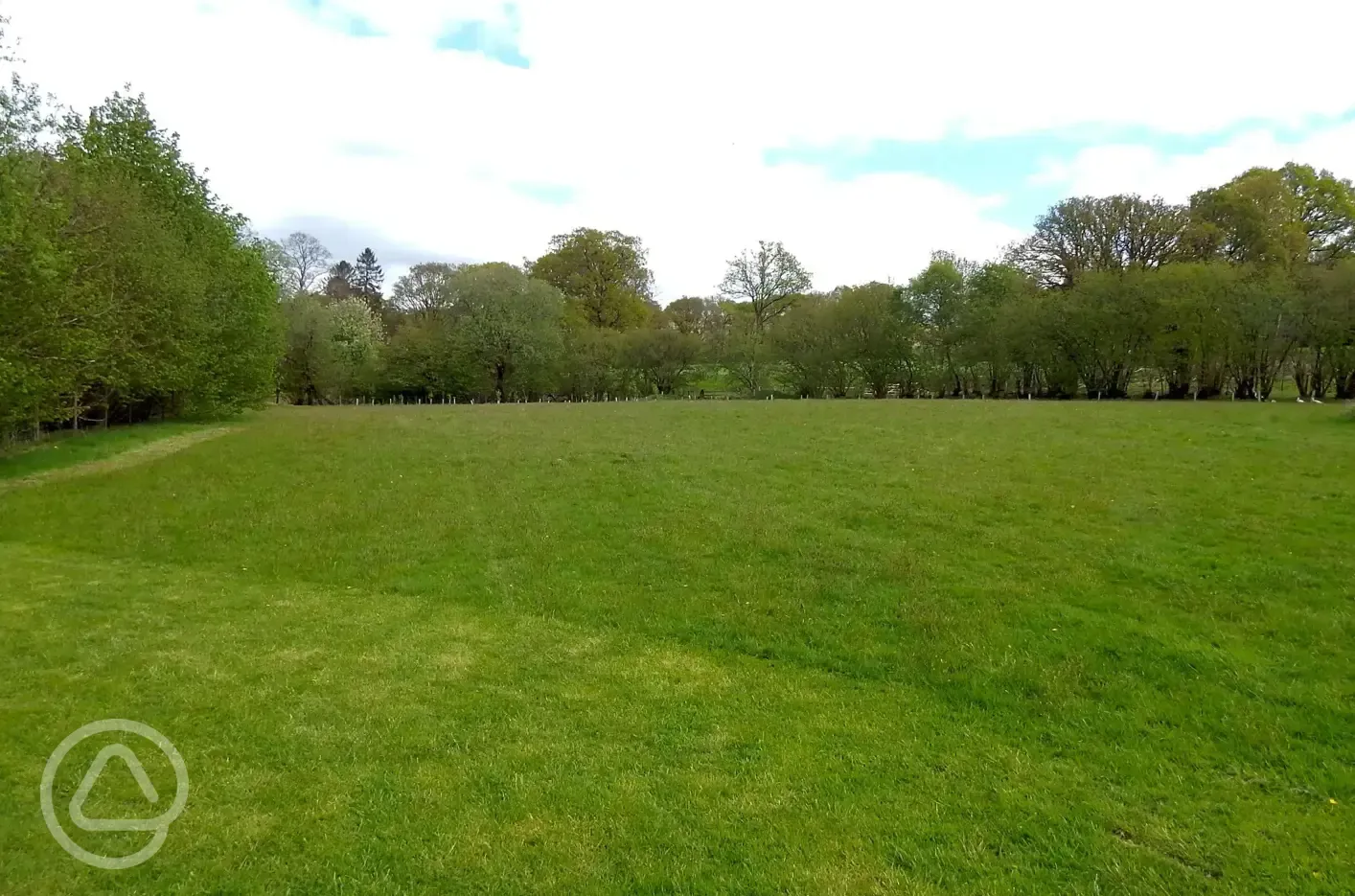 Non electric grass tent pitches