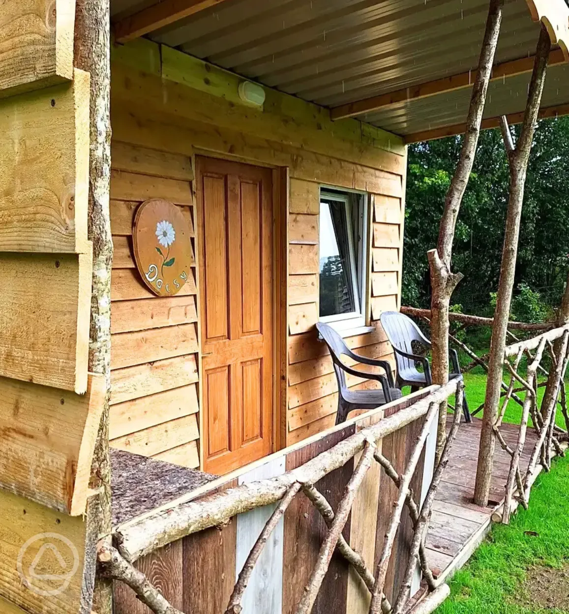Daisy cabin