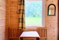 Daisy cabin dining area