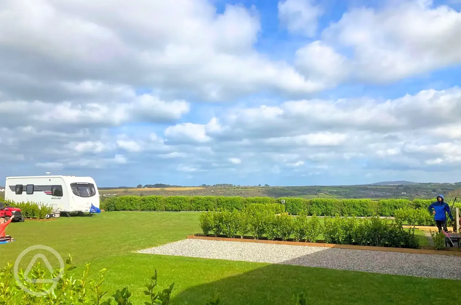 Fully serviced grass and gravel pitches