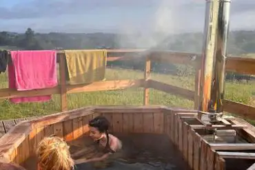 Shepherd's hut private hot tub