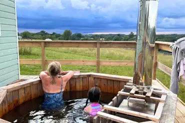 Shepherd's hut private hot tub