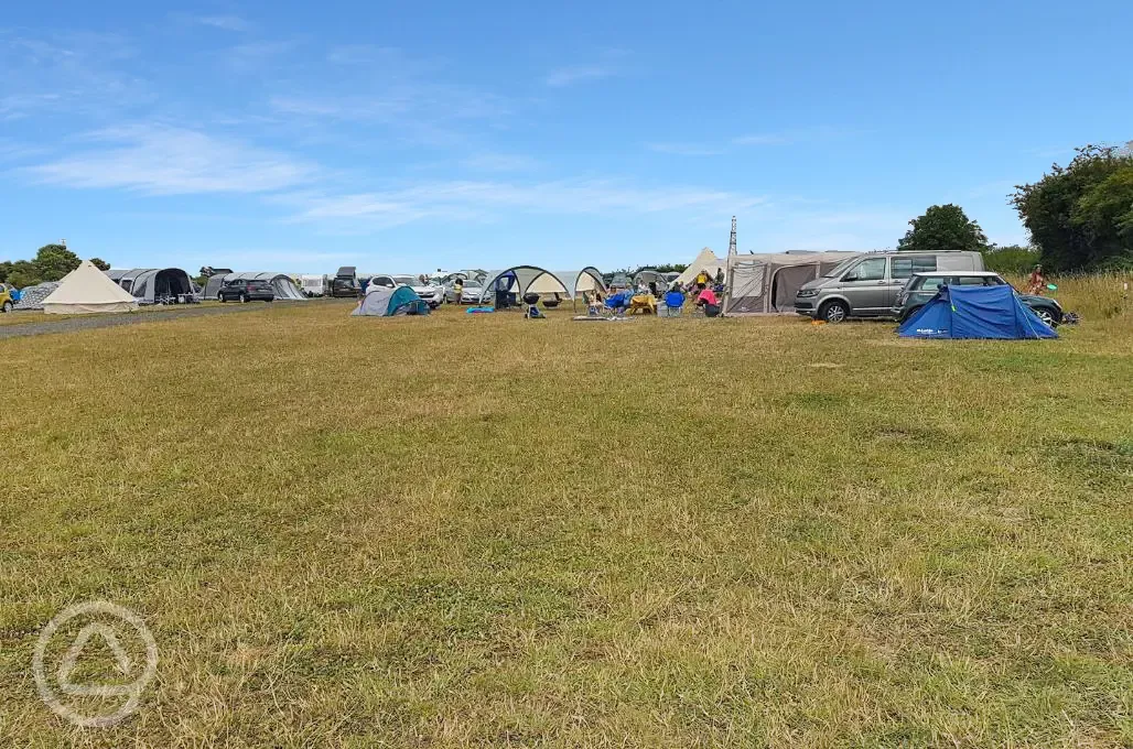 Non electric grass tent pitches