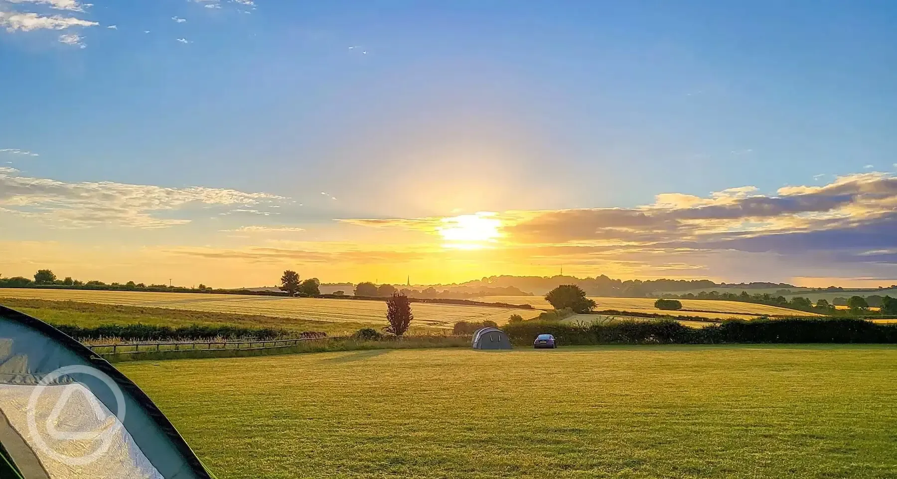 Non electric grass tent pitches